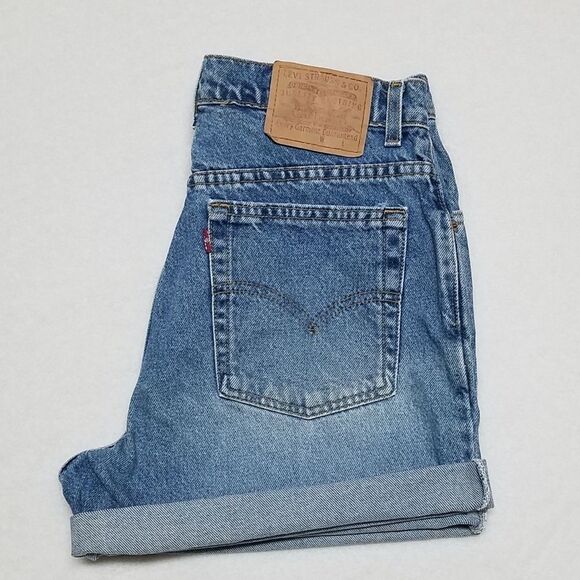 VINTAGE Levi's USA Made Stone Wash Cuffed Shorts - Picture 3 of 12